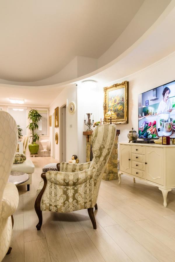 Luxury Apartment Sara 우마그 외부 사진
