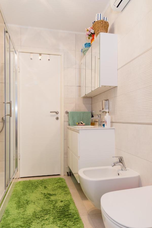 Luxury Apartment Sara 우마그 외부 사진